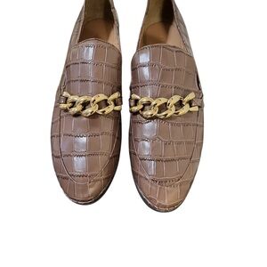 AEROSOLES Tan Crocodile Pattern Loafers with Gold Accent